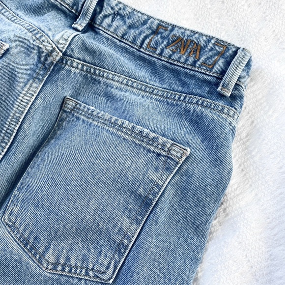 Zara High Waist Straight Jeans, Light Wash, Size 4, 100% Cotton - Picture 9 of 9